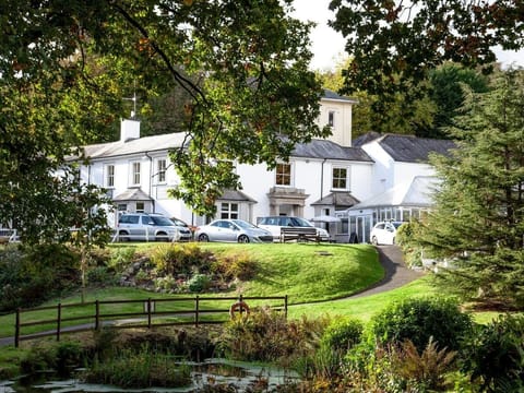 Honicombe Arms , Reception  and shop