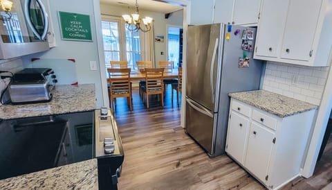 Can you really have "too many cooks in the kitchen"?