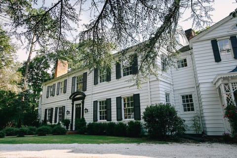 It's hard to get the whole house in one photo! This is about 1/3 of the front.