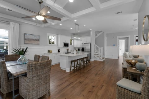 Brand new kitchen with new countertops, 4 bar stools and 6 person dining set.