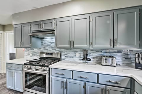 Fully Equipped Kitchen | Toaster