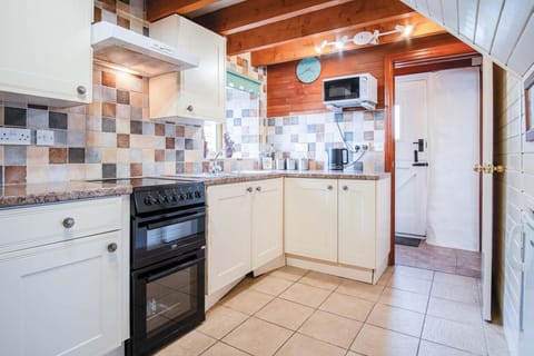 The Granary - 1 Bedroom Cottage - Saint Florence (22422)