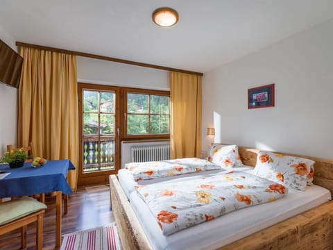 Doppelzimmer, Dusche, WC - Weberhof Farm Stay in Salzburgerland