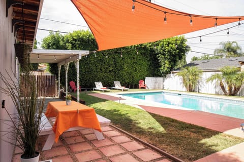 Outdoor space for enjoying the pool + good weather!