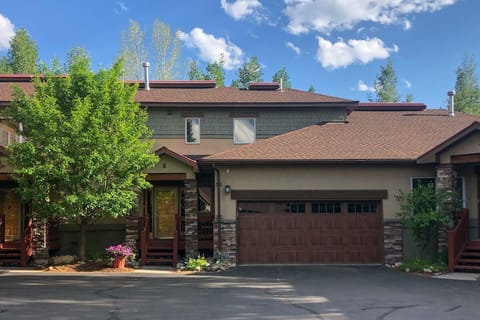 Welcome to Cascades at EagleRidge Stuart 3