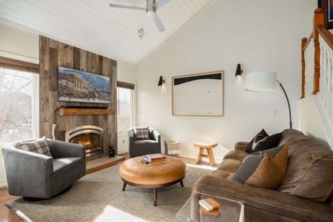 Welcome home to Cascades at EagleRidge Stuart 3