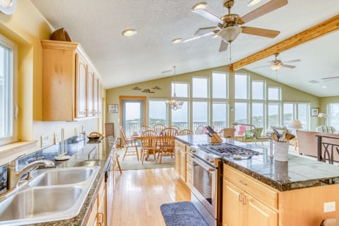 Kitchen with Amenities
