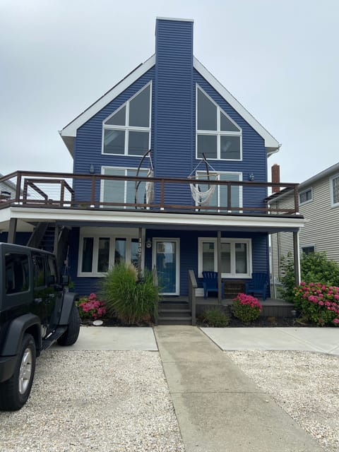 1st floor 3 BR 3 BA. 2 steps to door. Across from beach! Hear the Ocean!!