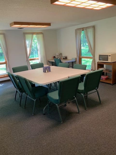 higgins lodge dinning area