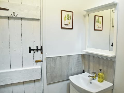 Shower room | Fern Cottage, Thorngrafton, near Bardon Mill