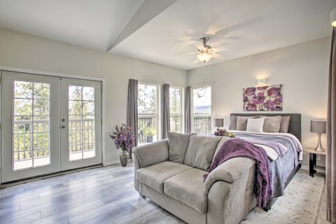 Nine Mile Falls Vacation Rental | 1BR | 1BA | 700 Sq Ft | Stairs Required
