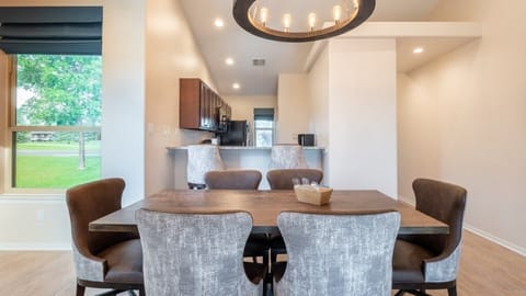 6 ClubWynham_2bedroom- 004.jpg