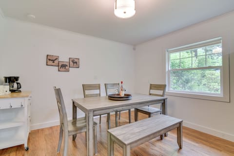 Dining Table | Dishware & Flatware Provided