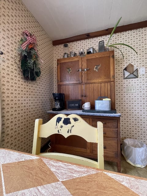 Assorted Coffee and Teas supplied by host
Proudly serving locally roasted beans
