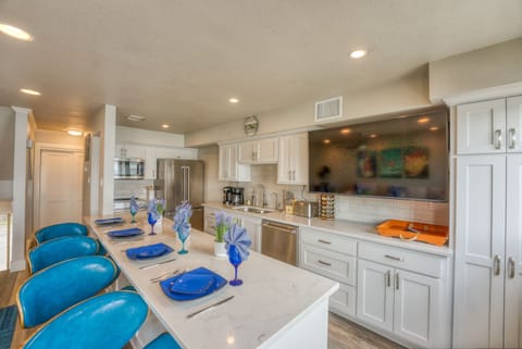 Kitchen/Breakfast bar