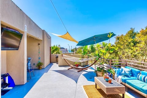 Water Views and 3 Massive Decks! You wont find a place in Mission Beach with this much private outdoor space!