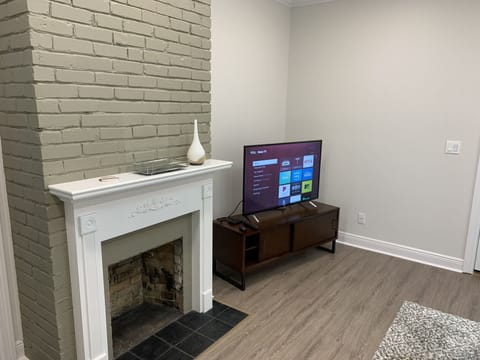 50” TCL TV with ROKU and Cable 