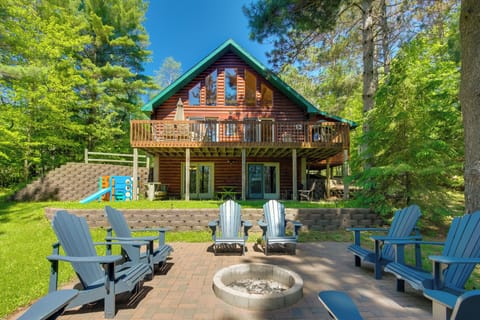 Hazelhurst Vacation Rental | 4BR | 3BA | 3,200 Sq Ft | Stairs to Access