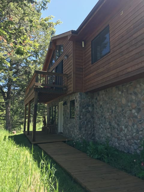 Front entry to house...N side.