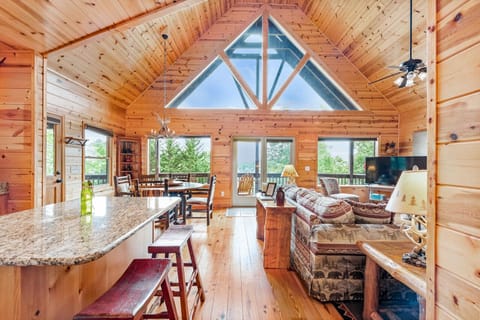 [Main floor] Views from every window!