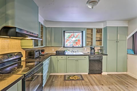 Kitchen | Drip Coffee Maker