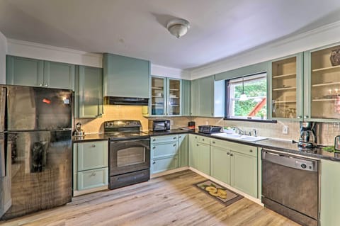 Kitchen | Fully Equipped