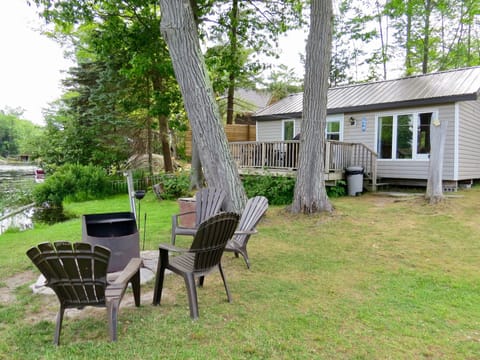 Cottage B Fire pit
