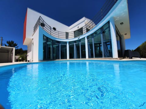 Private pool