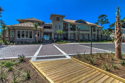 Sea Pines Beach Club with Coastal Coast Coast Restaurant and Bar