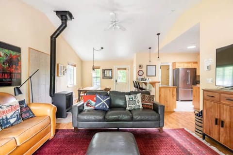 With a group-friendly open layout, this home provides the ideal space to unwind and recharge during your time in Teton Valley.