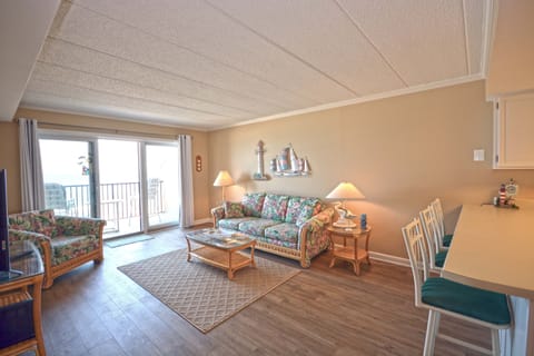 Living area at MISTY SEA 402