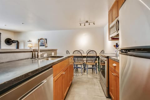 floor plan-kitchen-_mg_0719