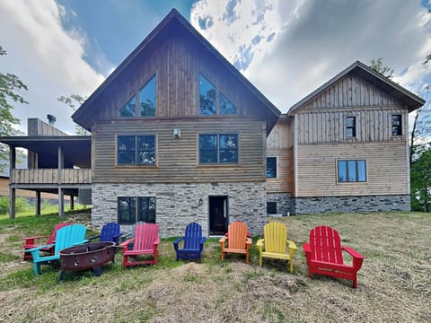 Welcome To CJ's Mountain Lodge!