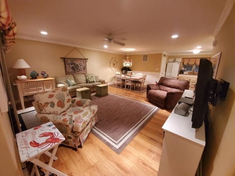 Living/Dining Room 83” TV
2 Primary Bedrooms