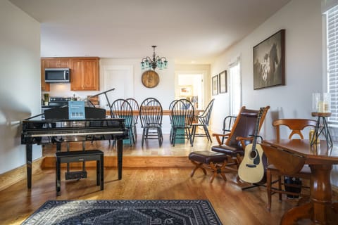 Mini grand Yamaha piano