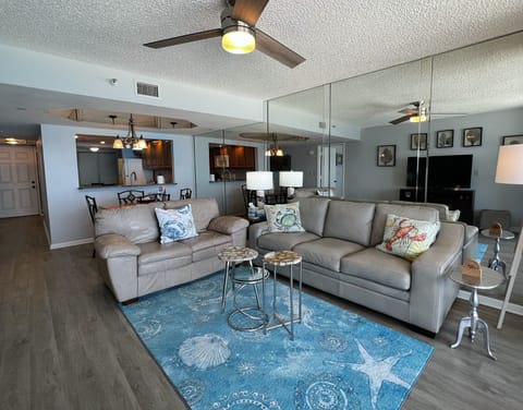 Another view of the living room into the dining room and kitchen - Another view of the living room into the dining room and kitchen