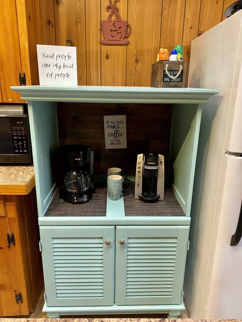 Coffee bar - includes coffee and all of the fixin's