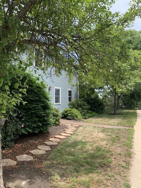 Entry to the building