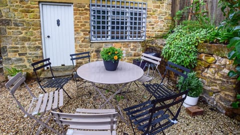 Suncroft, Bolthole Retreats