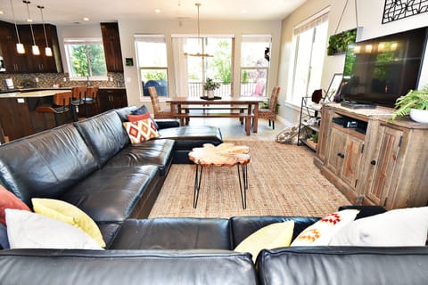 620 Living Room Family Area