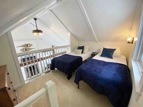 ffe4bc9a-90c2-487a-8326-fb029b1473c0