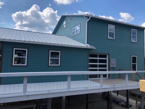 Side View (Breezeway)