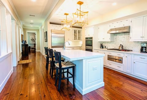 Chef's delight! Newly renovated kitchen with new appliances and quartz counter