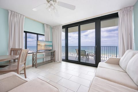 Phoenix All Suites Hotel 110, Gulf Shores, Alabama, beach front, 1 bedroom fully equipped corner hotel suite on the 1st floor