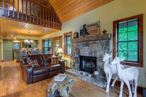 Leather Reclining Sofas