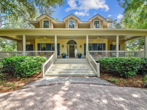 5 Magnolia Crescent in Beautiful Sea Pines Plantation