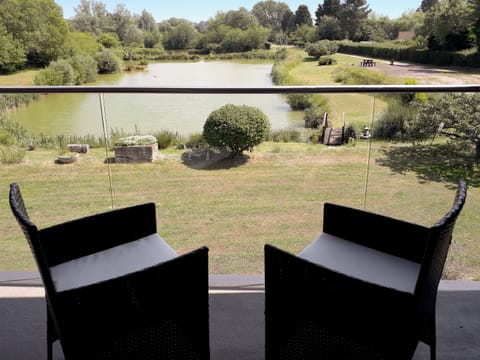 Sitting-out-area | Heron&rsquo;s Nest, Bourton-on-the-Water