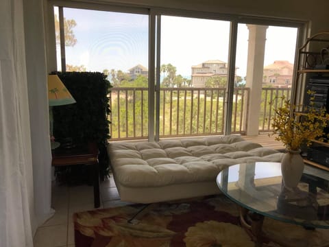 Third Floor Living with Sofabed