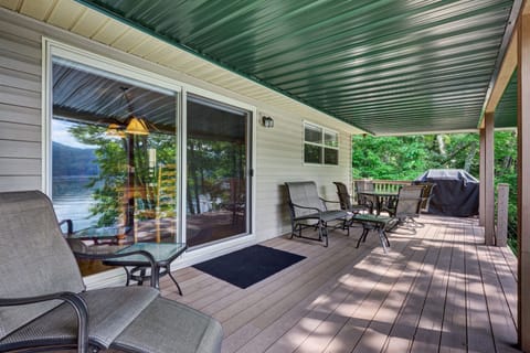 Covered Deck with Gas Grill