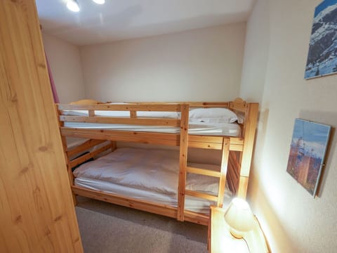 Building, Bunk Bed, Wood, Interior Design, House, Comfort, Flooring, Floor, Wall, Hostel